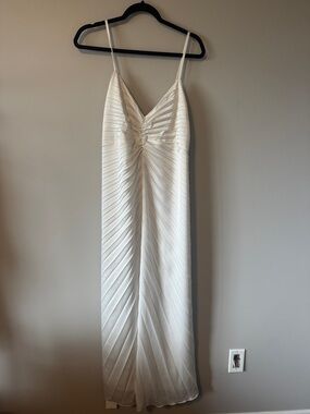 NWT Abercrombie and Fitch Giselle Sunburst Pleated Maxi Dress